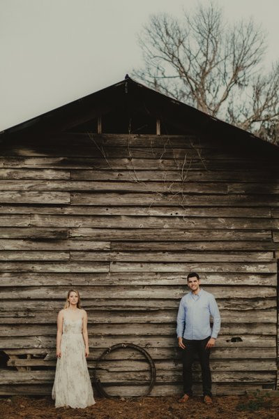 Affordable engagement photographer in Hartford WI 