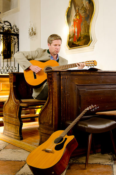 Vater und Musiker bei Taufe Salzburg