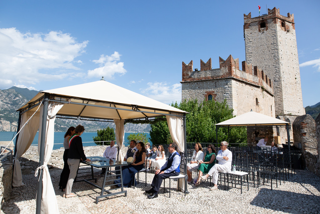 The Castle of Malcesine hosts the wedding ceremony