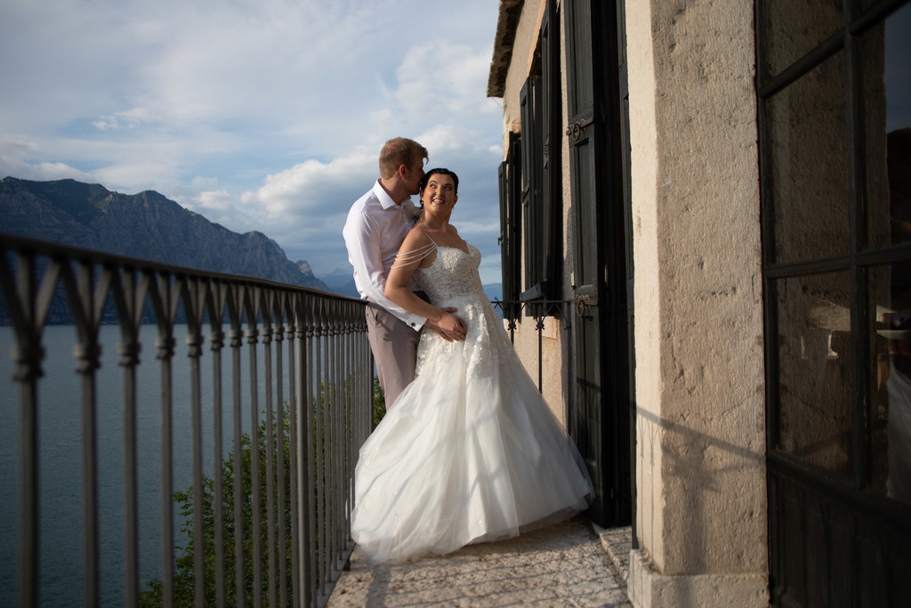 Soft light, 5pm wedding, Italy, Malcesine Castle
