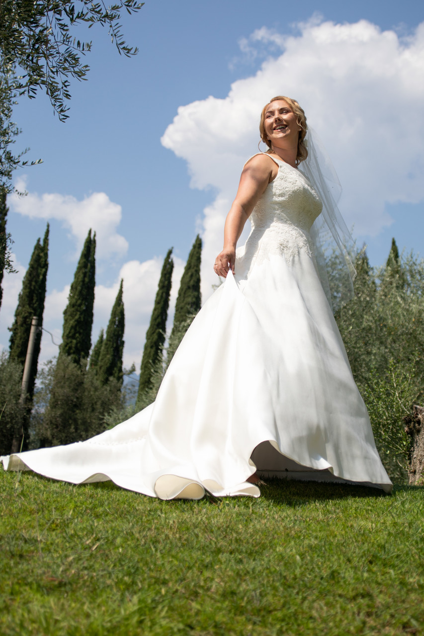 Bride in the Hotel Maximillian Gardens, Malcesine