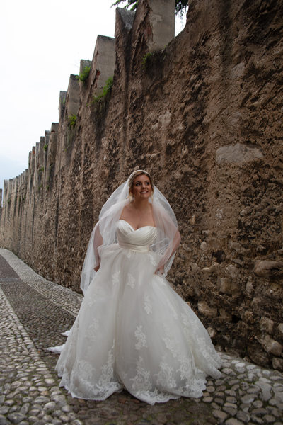 Fanciful weddings in Malcesine Castle on Lake Garda