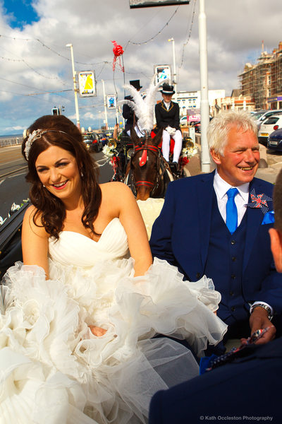 Bride & Dad in horse drawn carriage