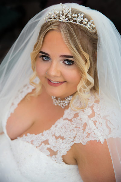 Natural bridal portrait - Danielle