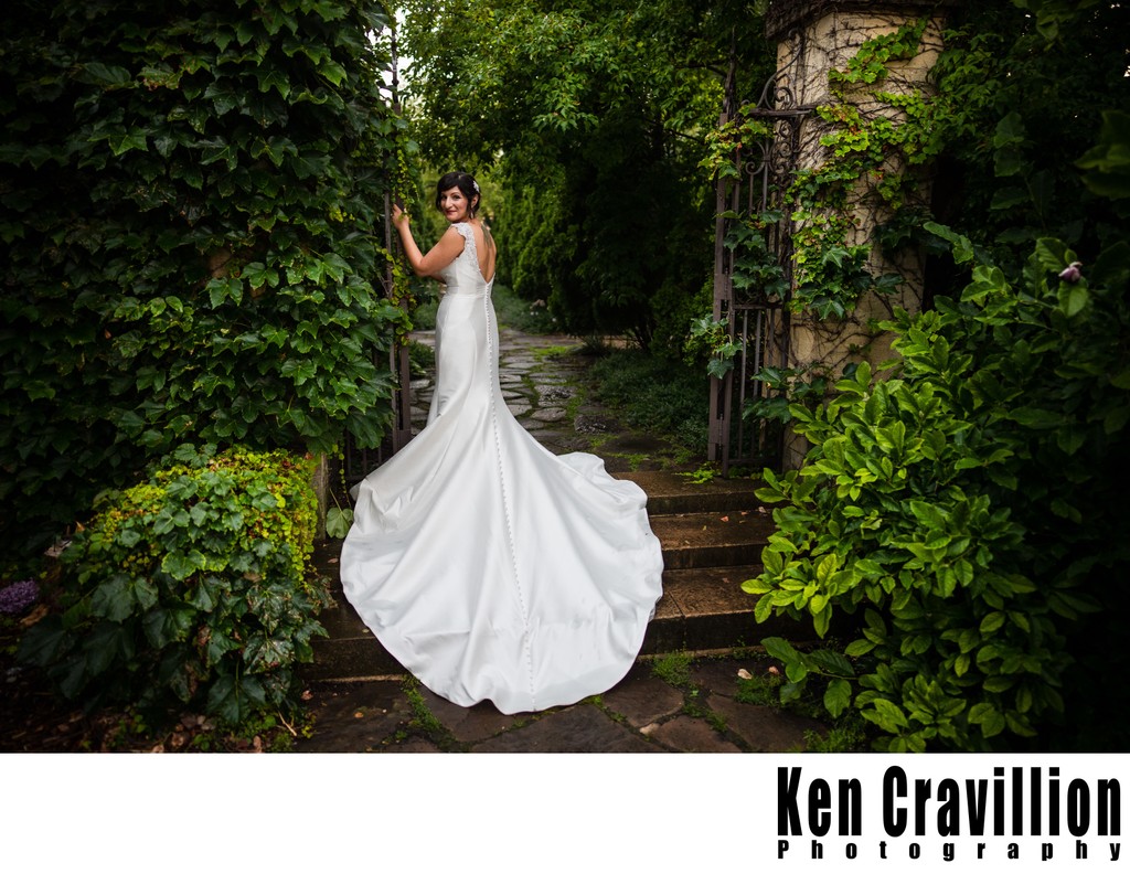 Best Paine Art Center Oshkosh Wedding Photo Rain 2021