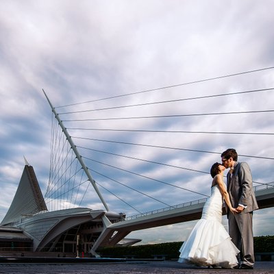 Milwaukee Art Museum Wedding Photography