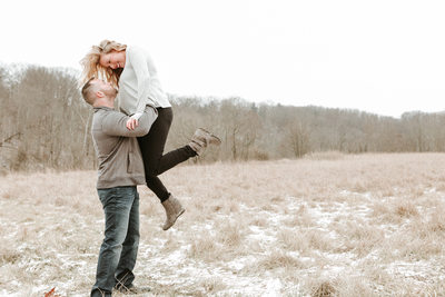 Beautiful Winter Engagement Photos