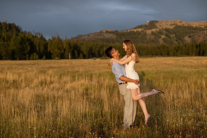 Truckee High Sierra Engagement Photos