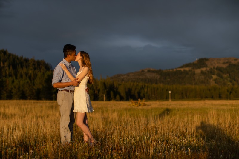 Truckee Engagement Pictures 