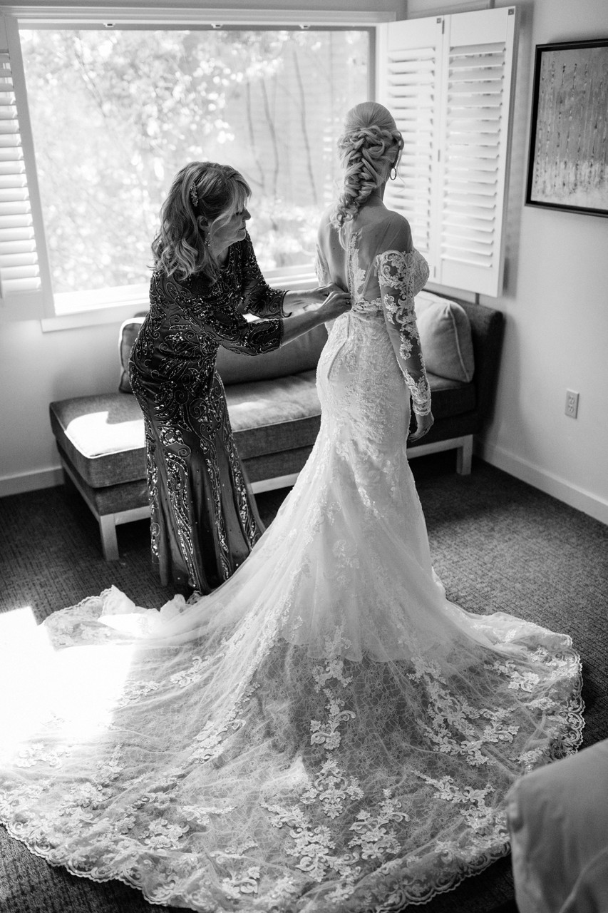 Hyatt Regency Lake Tahoe Wedding Getting Ready Photos
