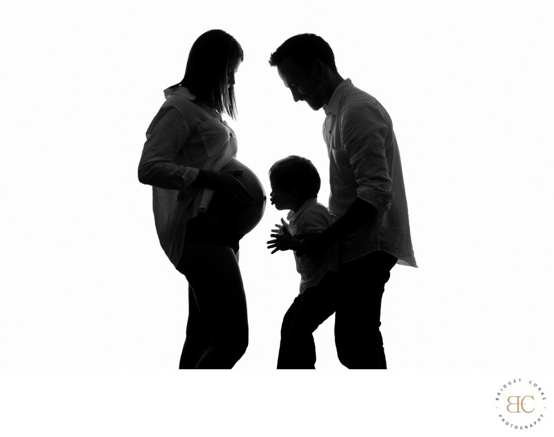 Heartwarming Family Maternity Silhouette