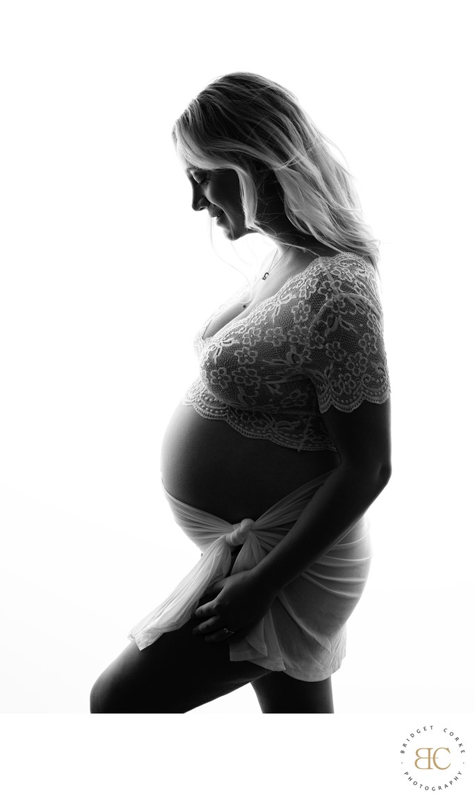 Artistic Maternity Silhouette in White Lace