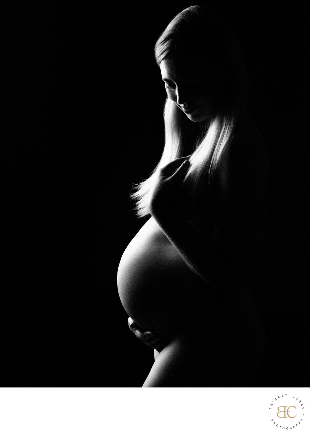 Black-and-White Silhouette Maternity Portrait