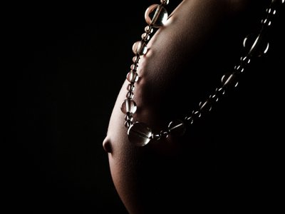Maternity Photoshoot Accessory Idea