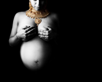 Artistic Maternity Portrait with Gold Necklace