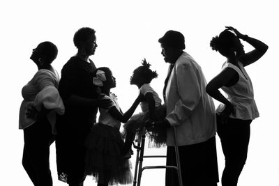 Award-Winning Multi-Generational Family Silhouette