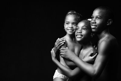 Loving Bond: Award-Winning Sibling Photo in Monochrome