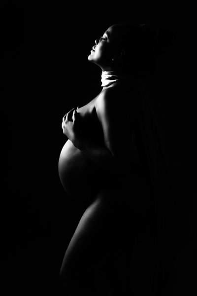 Chiaroscuro Maternity Photo