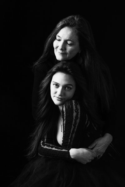 Award-Winning Intimate Mother and Daughter Portrait