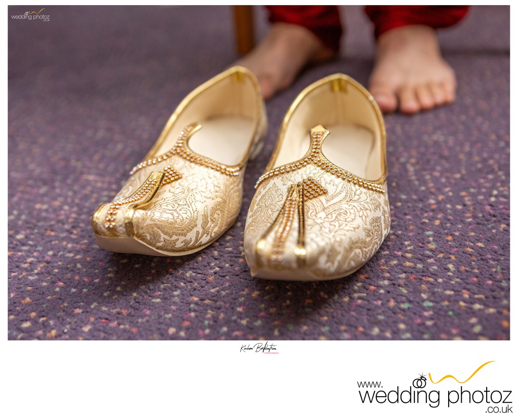 Indian wedding shoes gold