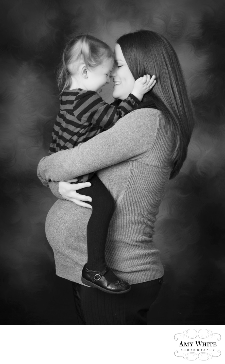 Toddler and expecting mom/Marion maternity photographer