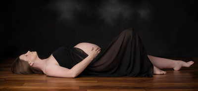 Lovely expecting mother Marion maternity photography