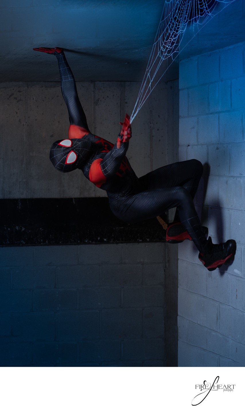 Spider-Man Cosplay Senior Photos – Kingwood High School
