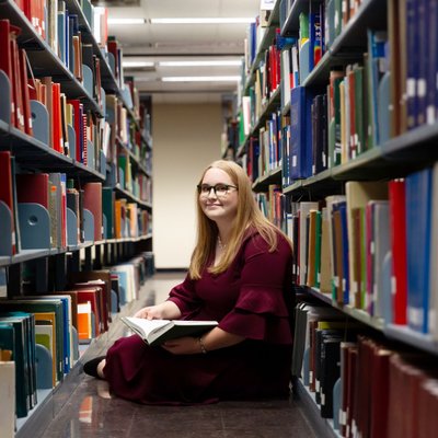 Book Lovers Graduation Photos in University of Houston Library