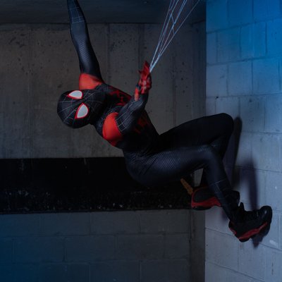 Spider-Man Cosplay Senior Photos – Kingwood High School