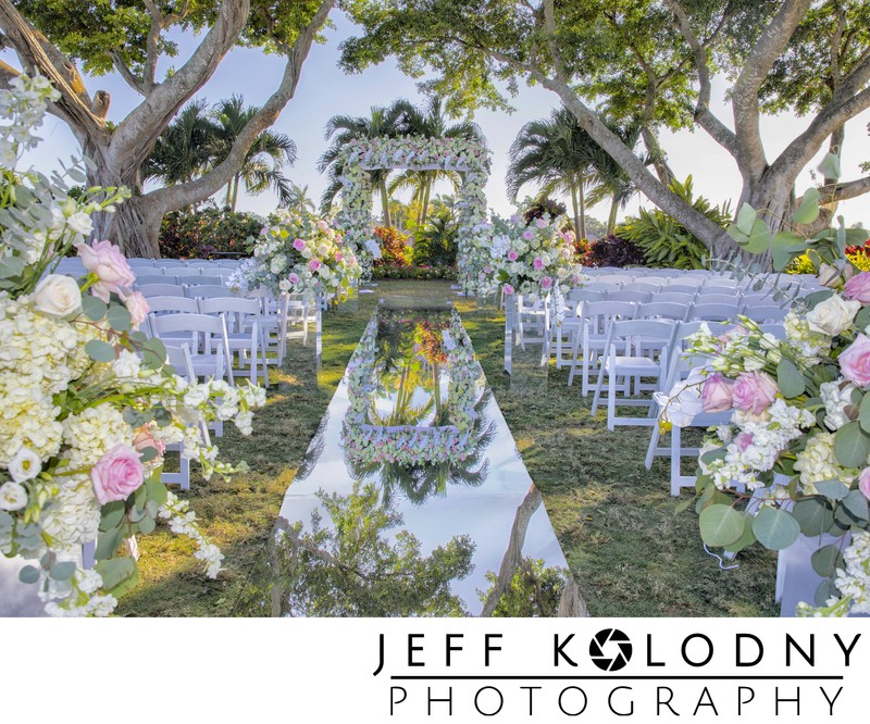 A beautiful South Florida wedding ceremony