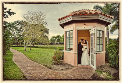 Bride and Groom wedding picture taken in Boca Raton