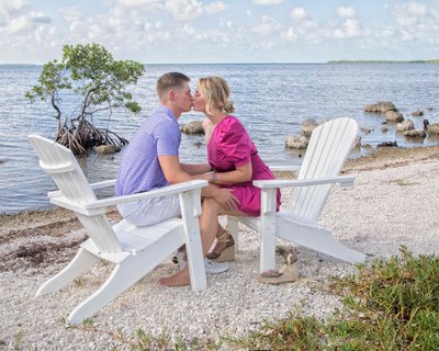 Kissing at The Ocean Reef Club