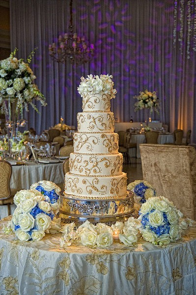 Breakers wedding cake photo.