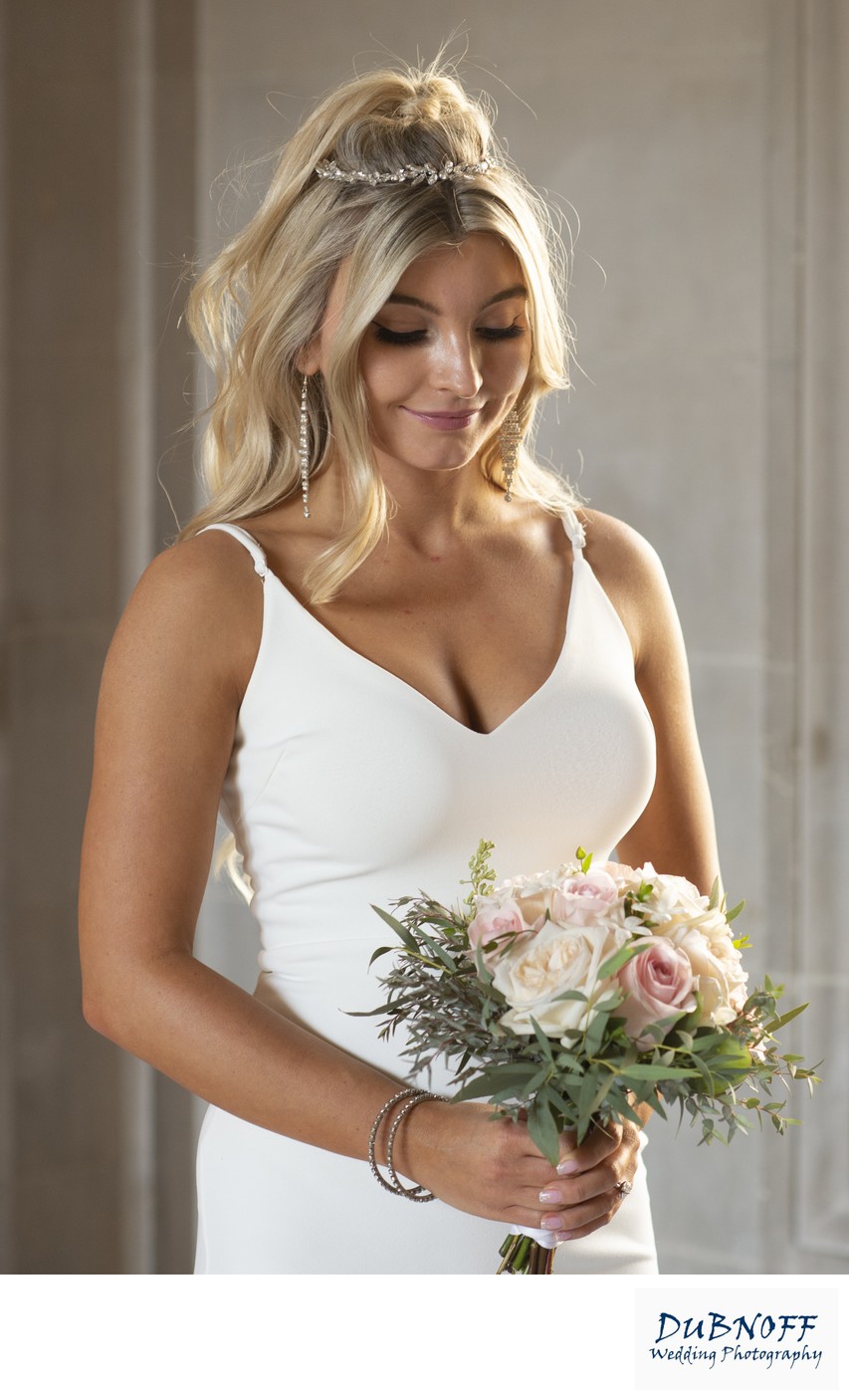 San Francisco bride with bouquet of flowers