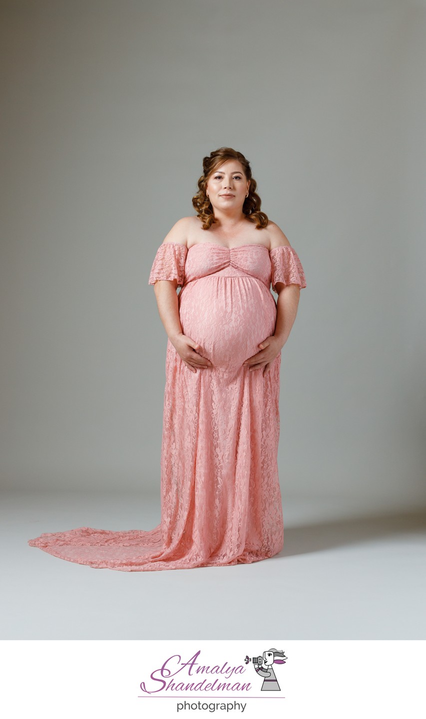 Elegant Maternity Portraits for Expecting Mothers