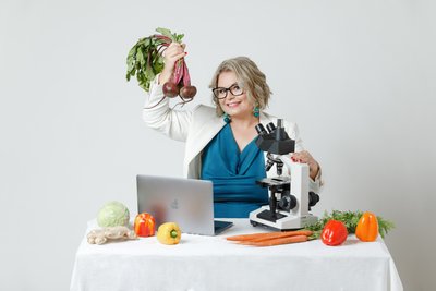 Promo Portrait of a Nutritionist