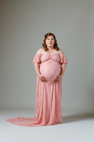 Elegant Maternity Portraits for Expecting Mothers