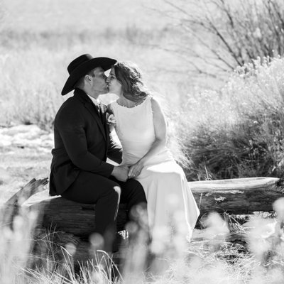 Cowboy wedding at Gold Mountain Manor, Sweet Kisses