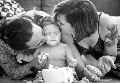 Cake Smash with mom & dad, Louis G Weiner Photography 