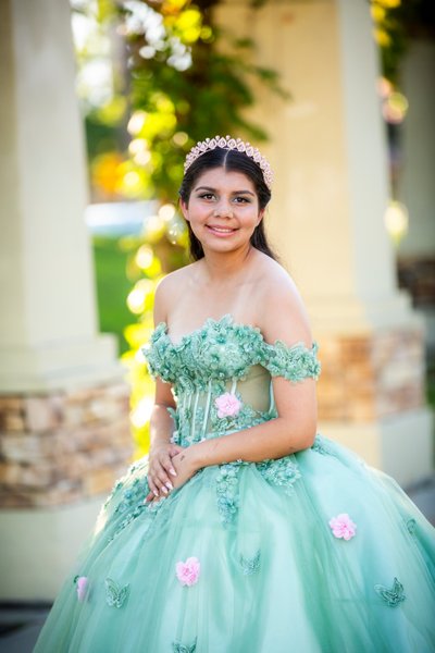 Quinceanera pre-shoot with beautiful young lady and her court. Louis G Weiner Photography