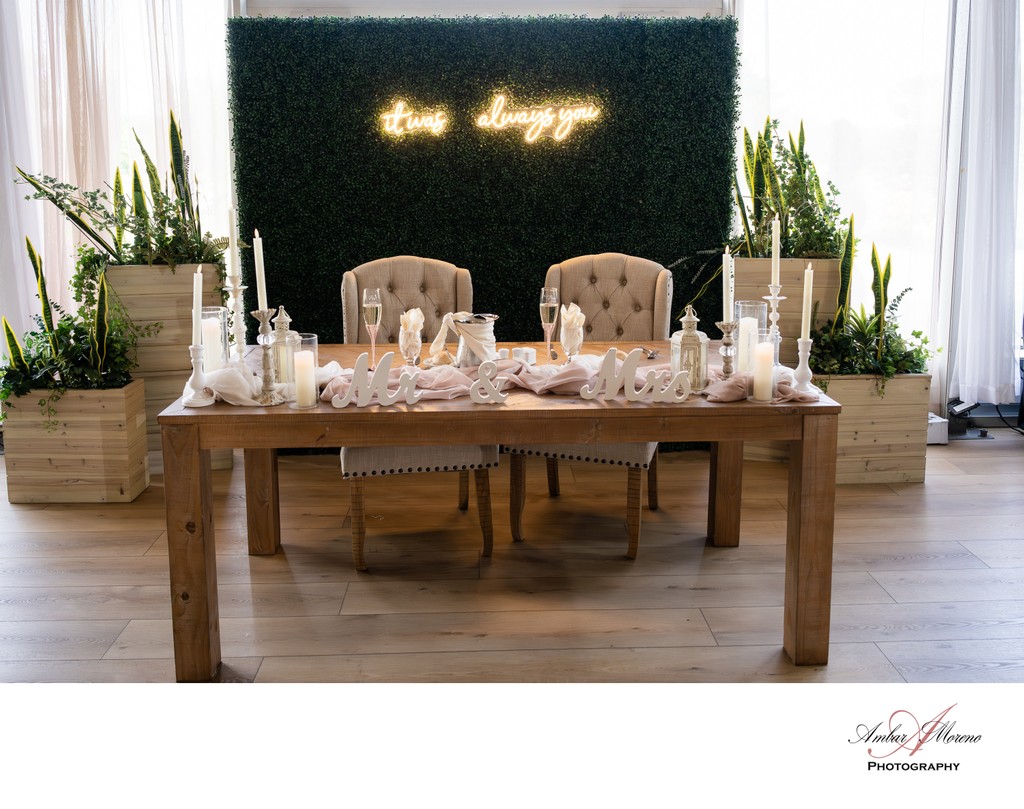 Sweetheart table at Bogeys