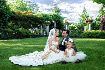 Scotland Run Country Club Wedding - bride and groom at garden