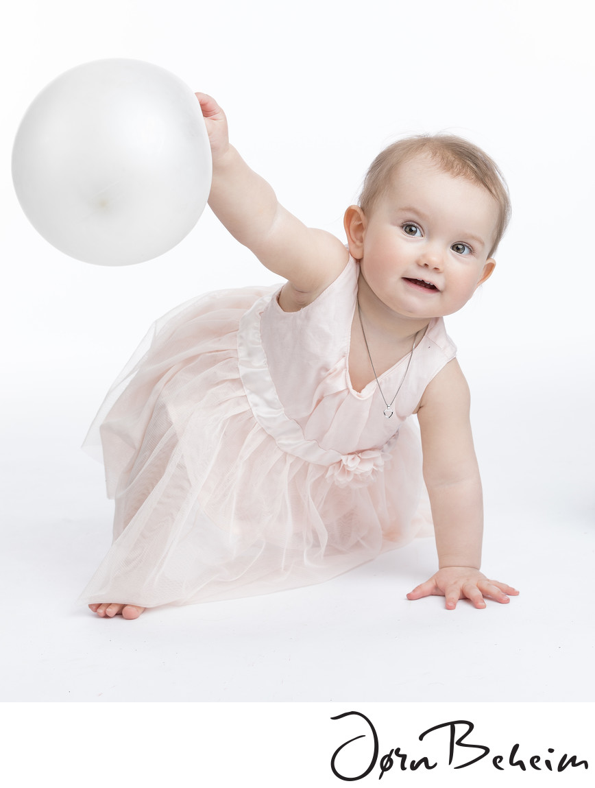 Babybilder med balong, se bilder fra studio Jørn Beheim