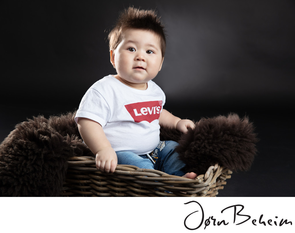 Barn og familie i fotostudio - Fotograf Jørn Beheim