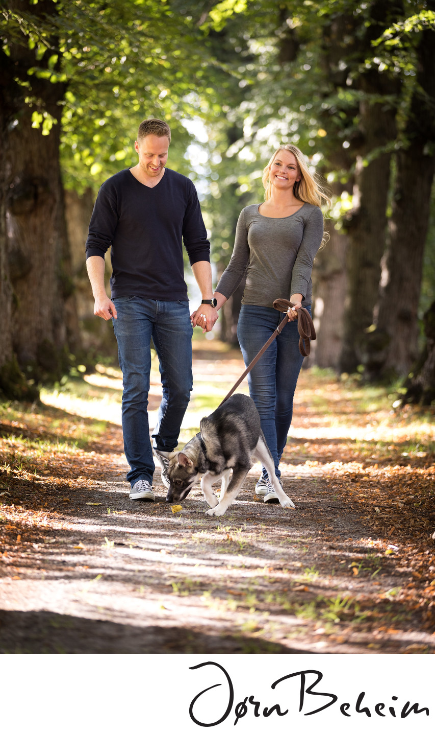 Forlovelse fotografering med hund i Drammen