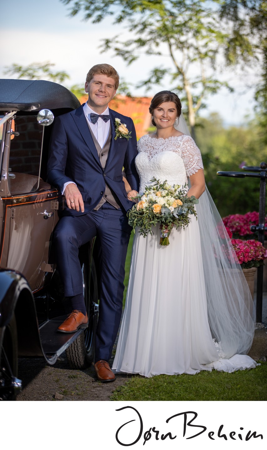 Bryllup med veteranbil på Øverland Gård