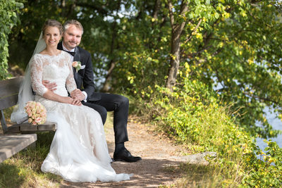 Bryllupsfotograf i Sandvika, flott sommervær på Kjørbo 