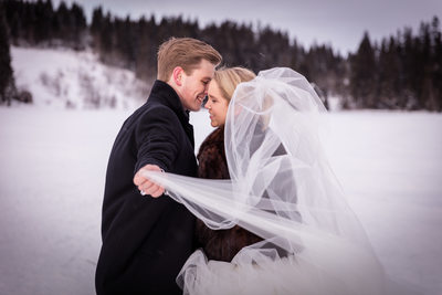 Bryllupsfotograf på Tryvann i Oslo - Se jornbeheim.no