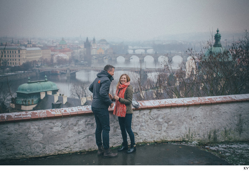 N&J marriage proposal overlooking Prague