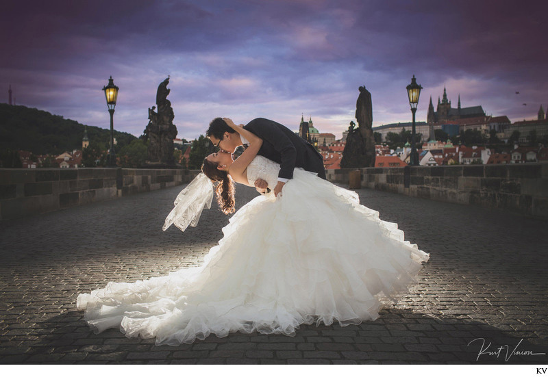 A magical kiss atop the Charles Bridge